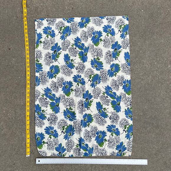 Vintage Cotton Flour Feed Sack Blue Green Daisies Hydrangea - Picture 2 of 5